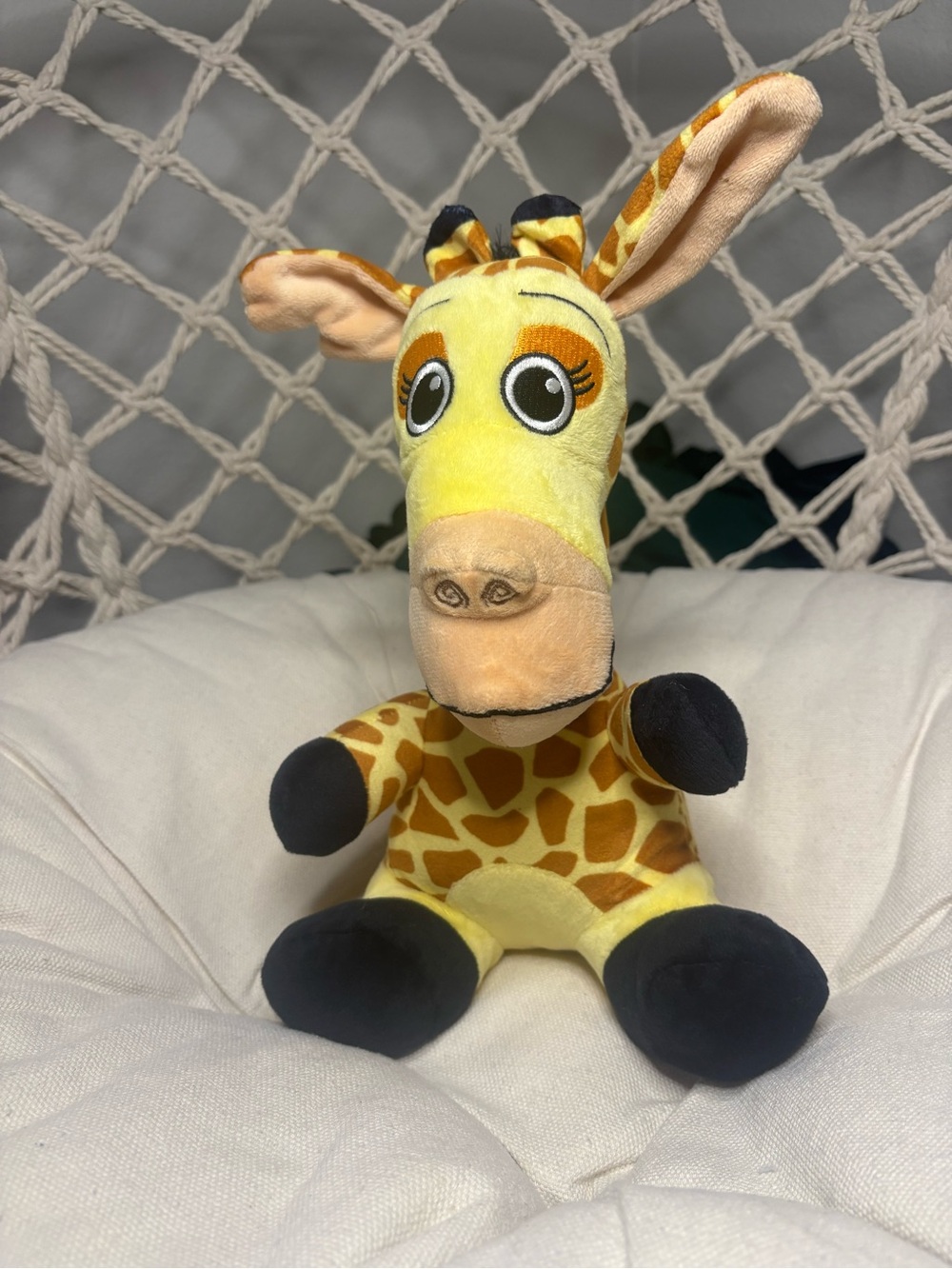 DreamWorks Madagascar Giraffe Plush Stuffed Animal Yellow Brown Safari Toy